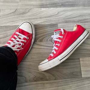 Vintage Y2K Red Converse All Star Low Top Sneakers — Men's Size 12
